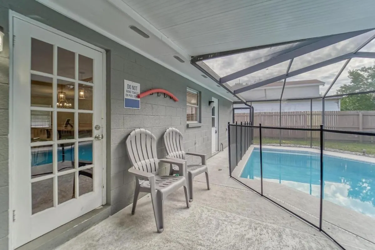 Eclectic Oasis- Pool - Air Hockey - Lake View Tampa