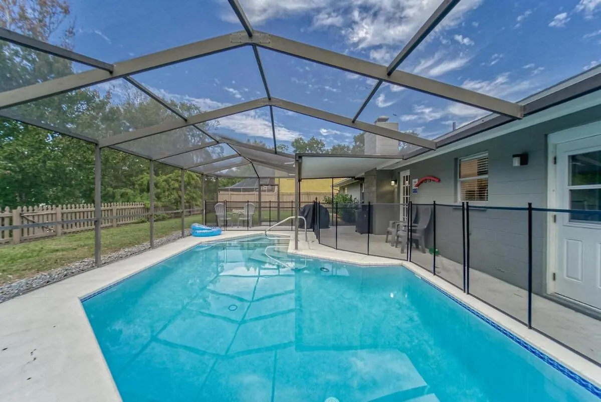 Holiday home Eclectic Oasis- Pool - Air Hockey - Lake View Tampa United States